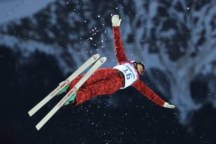 Вероника Корсунова (Россия) в квалификации лыжной акробатики на соревнованиях по фристайлу Олимпийских играх в Сочи.