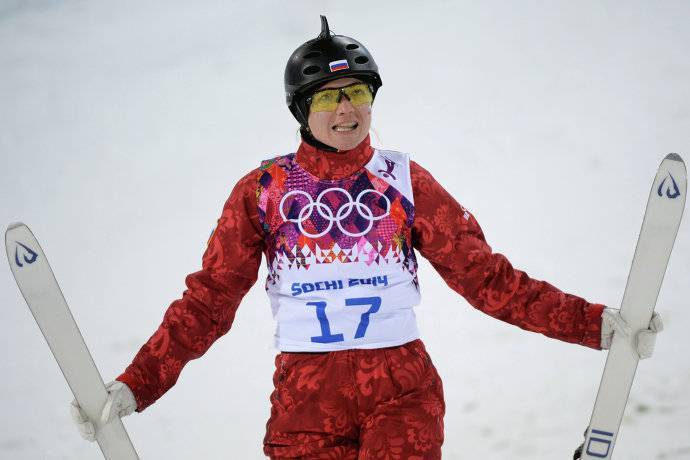 Ассоль Сливец в финале лыжной акробатики на соревнованиях по фристайлу среди женщин на Олимпийских играх в Сочи.
